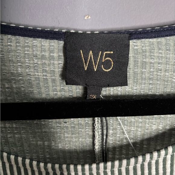 W5 Green and White Striped Button Detail Plus Size 2X - Picture 4 of 6